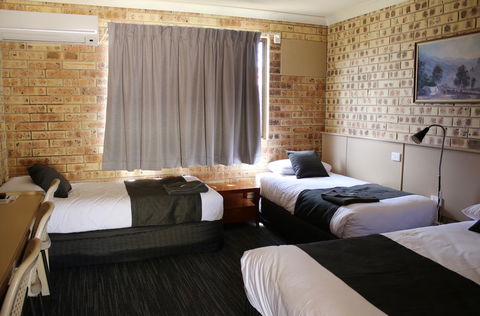 Clermont Country Motor Inn - Darwin Holiday 7
