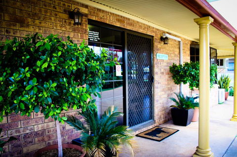 Clermont Country Motor Inn - Darwin Holiday 1