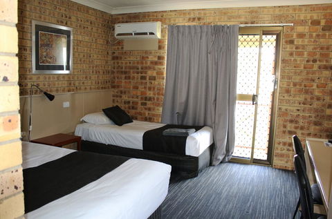 Clermont Country Motor Inn - Darwin Holiday 2