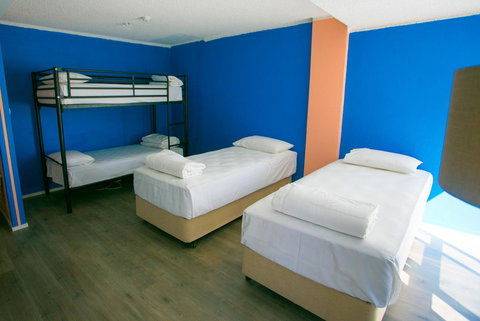 Rainbow Bay Backpackers - Darwin Holiday 10