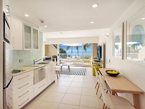Netanya Noosa Beachfront Resort - Darwin Holiday 22