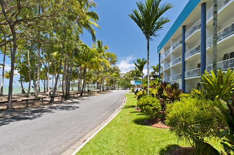 Agincourt Beachfront Apartments - Darwin Holiday 11