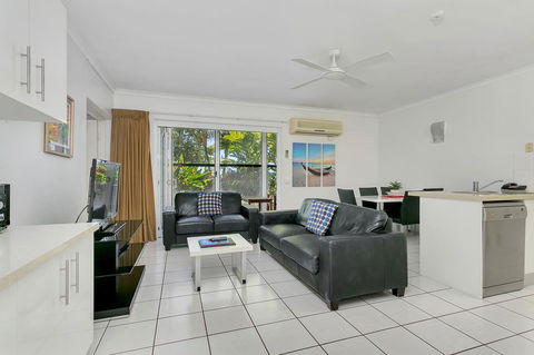 Agincourt Beachfront Apartments - Darwin Holiday 15