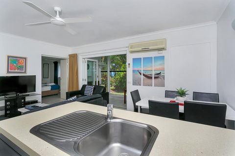 Agincourt Beachfront Apartments - Darwin Holiday 14