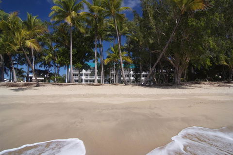 Agincourt Beachfront Apartments - Darwin Holiday 24