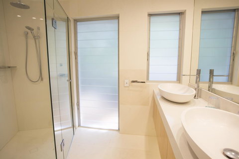 The Cove Noosa - Darwin Holiday 39