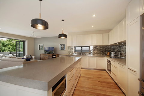 Jacaranda Noosa - Darwin Holiday 20