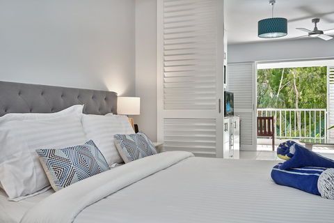 Palm Cove Paradise - Couples Spa Beach Getaway - Darwin Holiday 7