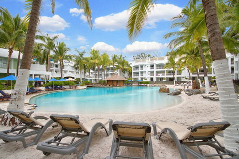 Palm Cove Paradise - Couples Spa Beach Getaway - Darwin Holiday 15