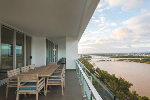 Empire Apartment Hotel Rockhampton - Darwin Holiday 1