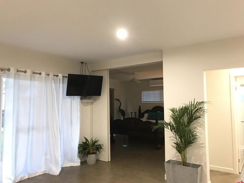 Whitsunday Luxury Homes - Darwin Holiday 12