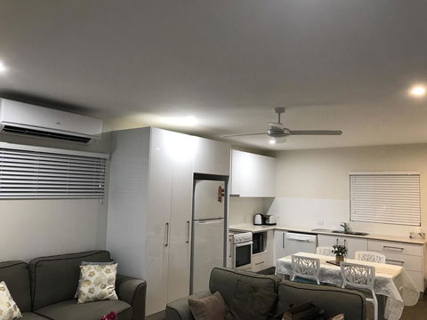 Whitsunday Luxury Homes - Darwin Holiday 14