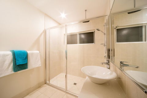 Whitsunday Luxury Homes - Darwin Holiday 20