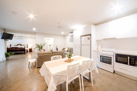 Whitsunday Luxury Homes - Darwin Holiday 10