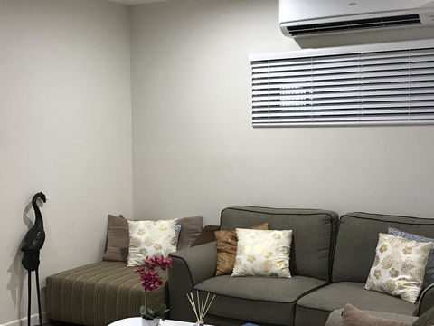 Whitsunday Luxury Homes - Darwin Holiday 11