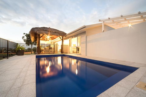 Whitsunday Luxury Homes - Darwin Holiday 0