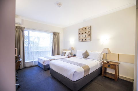Emerald Maraboon Motor Inn - Darwin Holiday 41