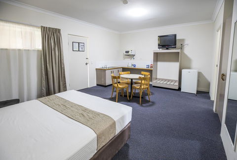 Emerald Maraboon Motor Inn - Darwin Holiday 28