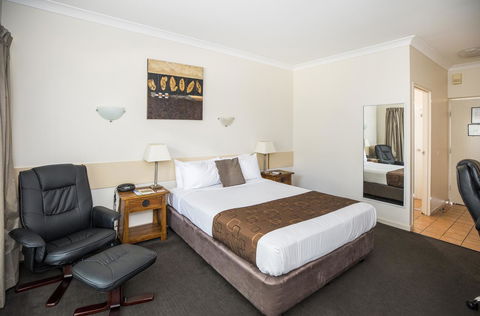 Emerald Maraboon Motor Inn - Darwin Holiday 36
