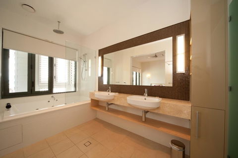 The Boathouse Apartments - Darwin Holiday 16
