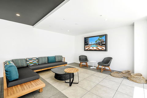 Qube Broadbeach - Darwin Holiday 22
