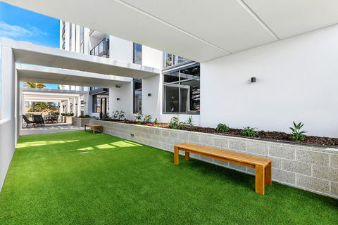 Qube Broadbeach - Darwin Holiday 19