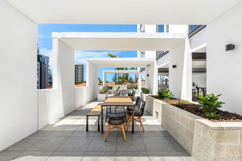 Qube Broadbeach - Darwin Holiday 21