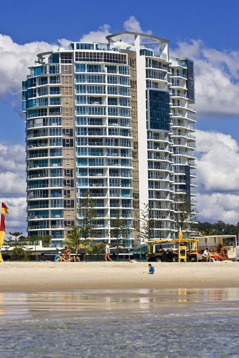Reflections Tower Two - Darwin Holiday 4