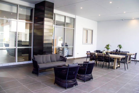 Synergy Broadbeach - Official - Darwin Holiday 21