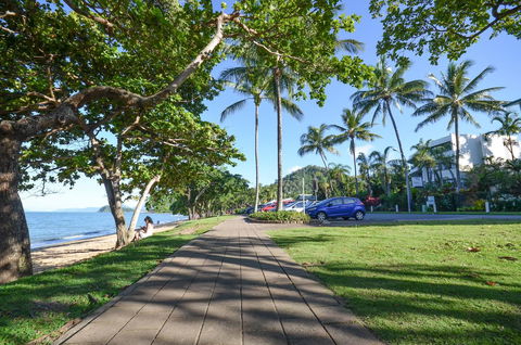 Roydon Beachfront Apartments - Darwin Holiday 27