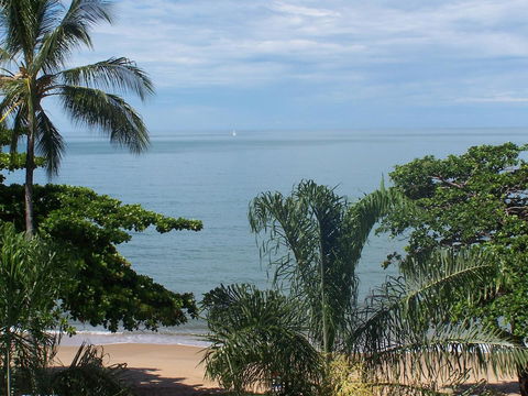 Roydon Beachfront Apartments - Darwin Holiday 7