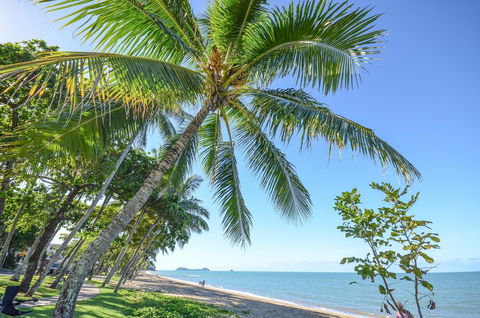 Roydon Beachfront Apartments - Darwin Holiday 6