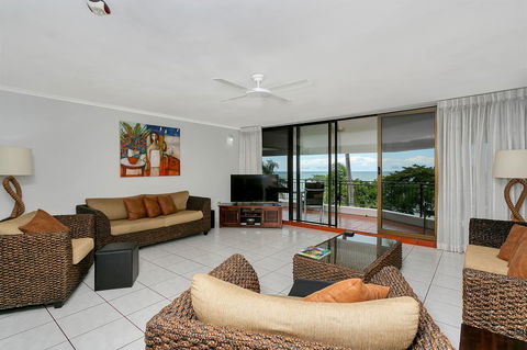 Roydon Beachfront Apartments - Darwin Holiday 4