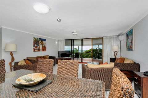 Roydon Beachfront Apartments - Darwin Holiday 21