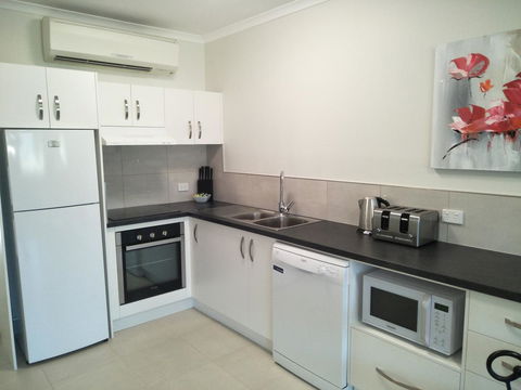 Airlie Seaview Apartments - Darwin Holiday 4