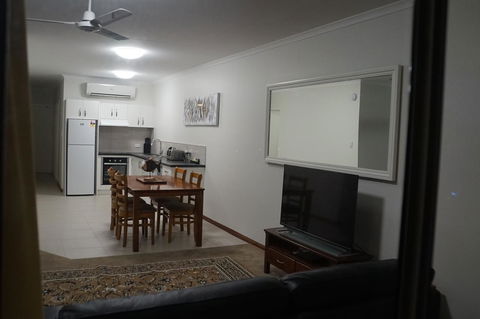 Airlie Seaview Apartments - Darwin Holiday 8