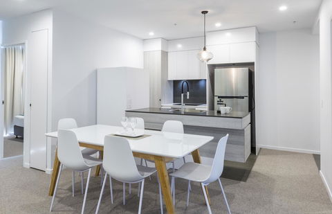 Boardwalk Burleigh Beach - Official - Darwin Holiday 26