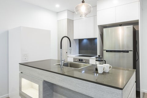 Boardwalk Burleigh Beach - Official - Darwin Holiday 38