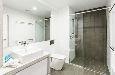 Boardwalk Burleigh Beach - Official - Darwin Holiday 39