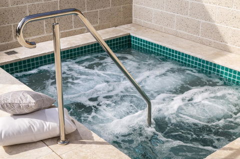 Boardwalk Burleigh Beach - Official - Darwin Holiday 18