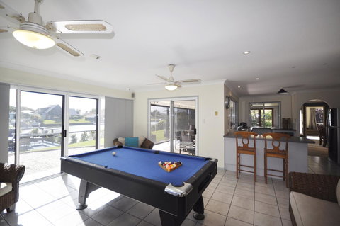 Bribie Island Canal Holiday Destination! - Darwin Holiday 20