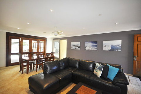 Bribie Island Canal Holiday Destination! - Darwin Holiday 11