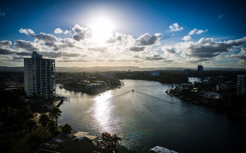 Tiki Hotel Apartments Surfers Paradise - Darwin Holiday 2