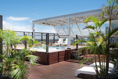 Tiki Hotel Apartments Surfers Paradise - Darwin Holiday 0