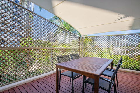 Tiki Hotel Apartments Surfers Paradise - Darwin Holiday 10