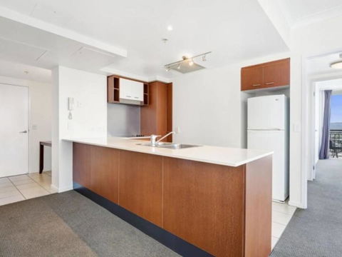Beach Stay - Ocean & Riverview Resort Chevron Renaissance Central Surfers Paradise - Darwin Holiday 11