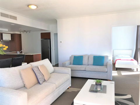 Beach Stay - Ocean & Riverview Resort Chevron Renaissance Central Surfers Paradise - Darwin Holiday 19