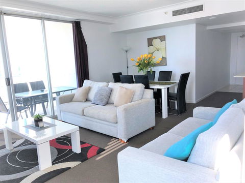 Beach Stay - Ocean & Riverview Resort Chevron Renaissance Central Surfers Paradise - Darwin Holiday 18