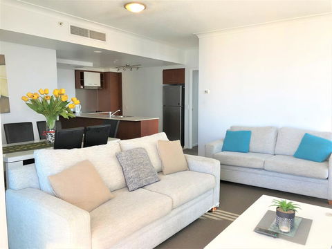 Beach Stay - Ocean & Riverview Resort Chevron Renaissance Central Surfers Paradise - Darwin Holiday 20