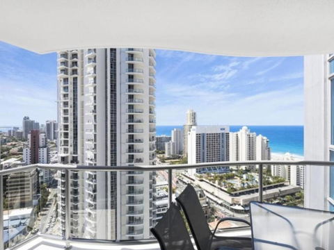 Beach Stay - Ocean & Riverview Resort Chevron Renaissance Central Surfers Paradise - Darwin Holiday 25